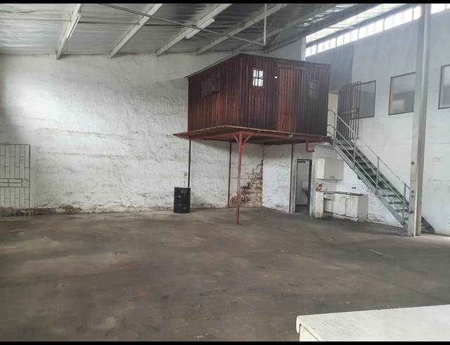 245M² WAREHOUSE TO LET IN NEW GERMANY
