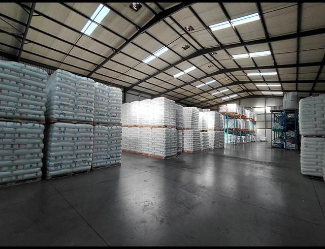 1,050M² WAREHOUSE TO LET IN CLAYVILLE