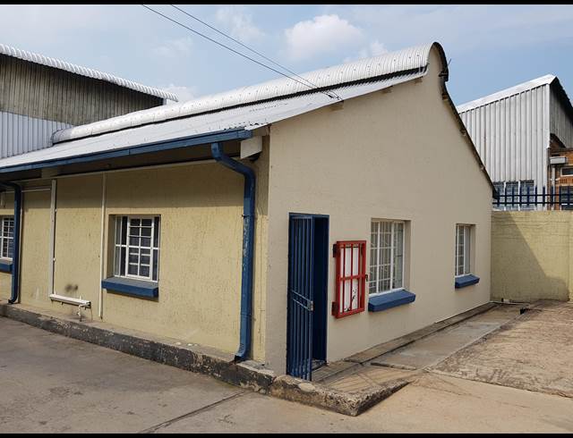 780M² WAREHOUSE RENTED IN SEBENZA