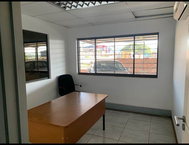 1,938M² WAREHOUSE TO LET IN RIVERSIDE PARK