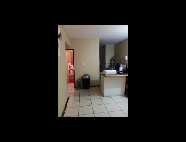 2 bed property to rent in FLORIDA