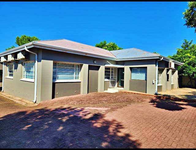 28M² OFFICE TO LET IN DAN PIENAAR