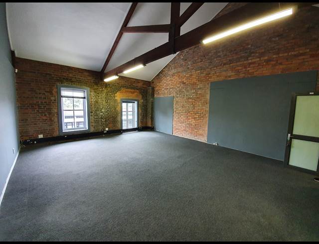 48M² OFFICE RENTED IN DE WATERKANT