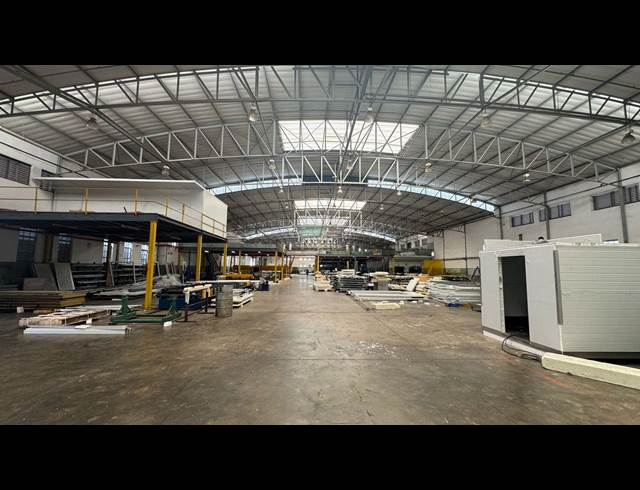 6,035M² WAREHOUSE TO LET IN ROOIHUISKRAAL
