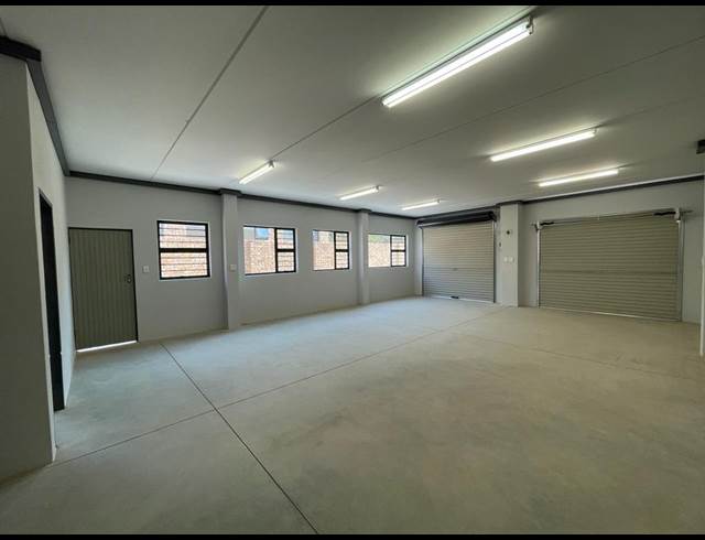 100M² WAREHOUSE TO LET IN LASER PARK