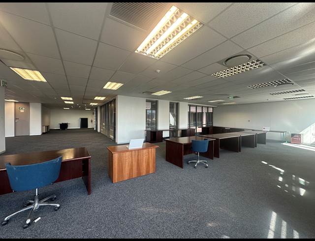 379M² OFFICE TO LET IN SANDTON CENTRAL
