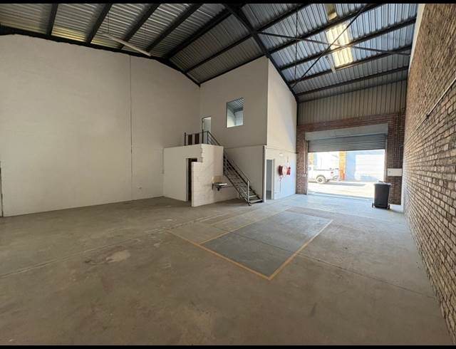 274M² WAREHOUSE TO LET IN BROADLANDS PARK