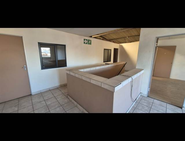 349M² WAREHOUSE TO LET IN ANDERBOLT