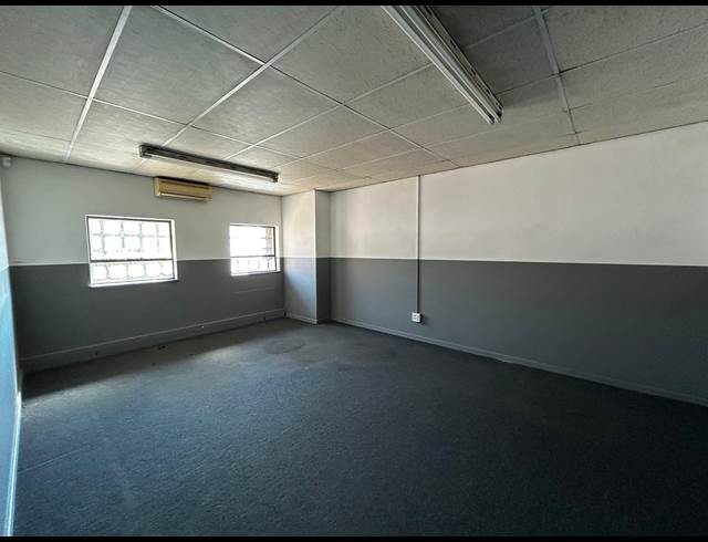 294M² WAREHOUSE TO LET IN EASTGATE