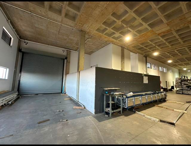 1,545.70M² WAREHOUSE TO LET IN COSMO BUSINESS PARK