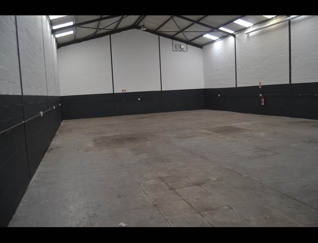 370M² WAREHOUSE TO LET IN KILLARNEY GARDENS