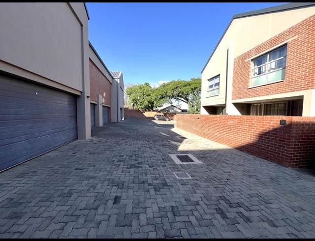 3 BEDROOM PROPERTY TO RENT IN LYNNWOOD