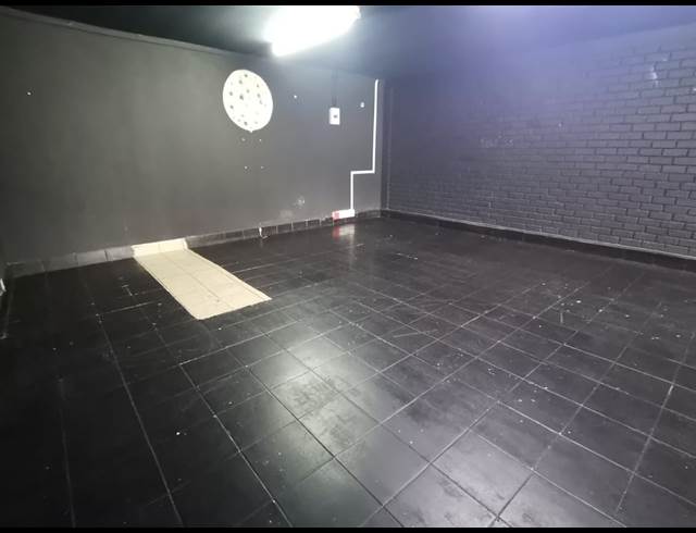 61.36M² RETAIL TO LET IN VALHALLA