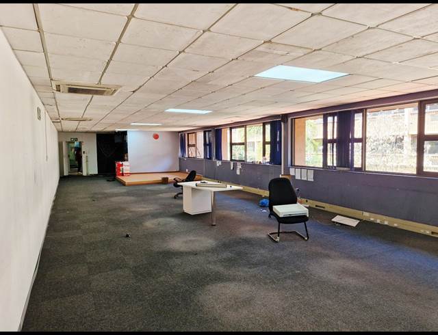 334M² OFFICE TO LET IN HOUGHTON ESTATE