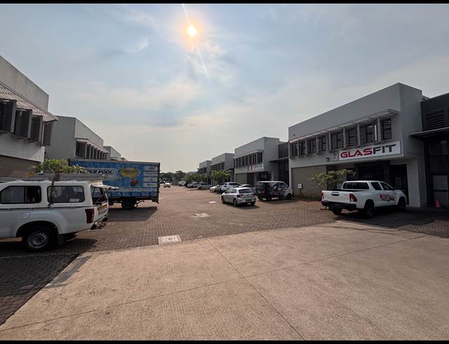 494M² WAREHOUSE TO LET IN UMHLANGA RIDGE
