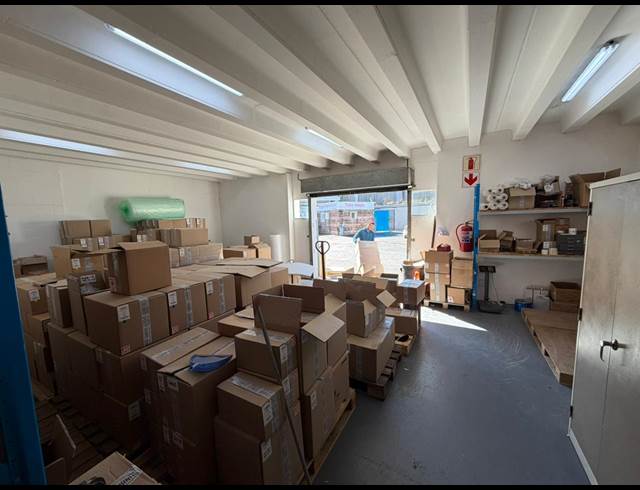 200M² WAREHOUSE TO LET IN OTTERY