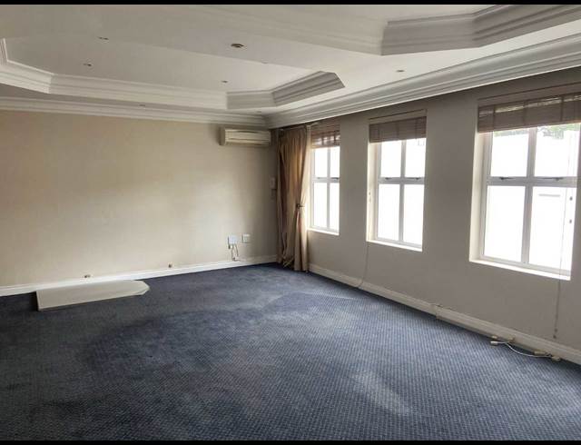 35M² OFFICE TO LET IN WESTLAKE