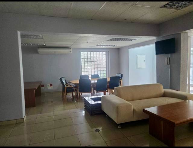 200M² OFFICE TO LET IN PARKWOOD