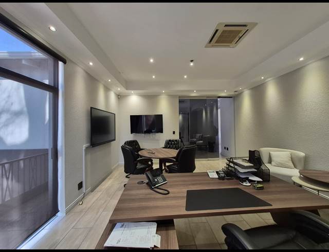 550M² OFFICE TO LET IN ROSEBANK