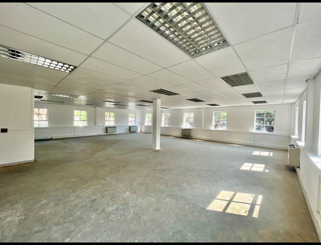 690M² OFFICE TO LET IN FOURWAYS