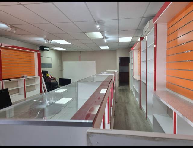 71M² RETAIL TO LET IN SONHEUWEL
