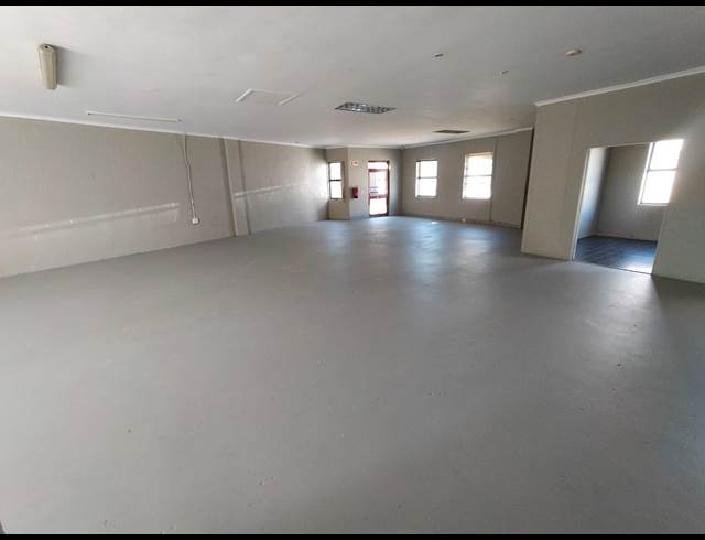 178M² RETAIL TO LET IN ROSENPARK