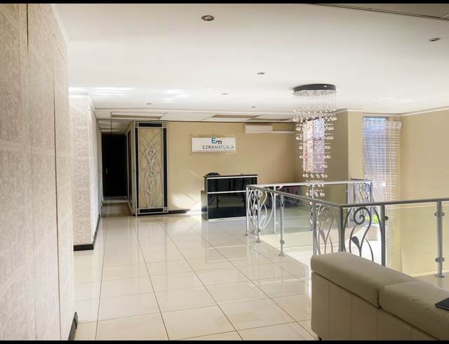 380M² OFFICE TO LET IN HALFWAY GARDENS