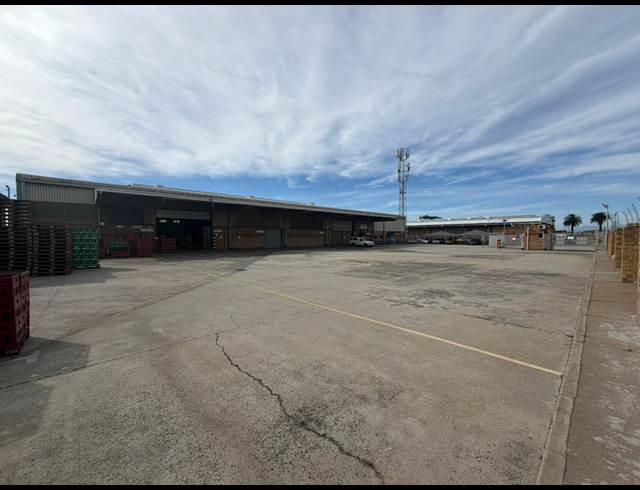 3,197M² WAREHOUSE TO LET IN OTTERY