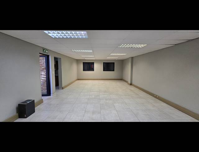 1,545M² WAREHOUSE TO LET IN LANSERIA