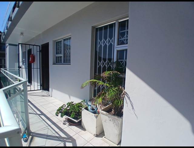 2 bed property to rent in MARGATE NORTH BEACH