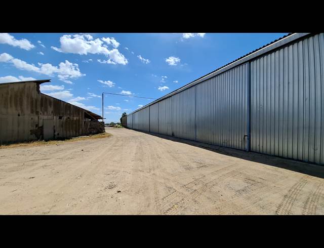 1,950M² WAREHOUSE TO LET IN JOOSTENBERGVLAKTE