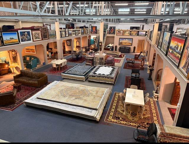 1,200M² SHOWROOM TO LET IN KRAMERVILLE