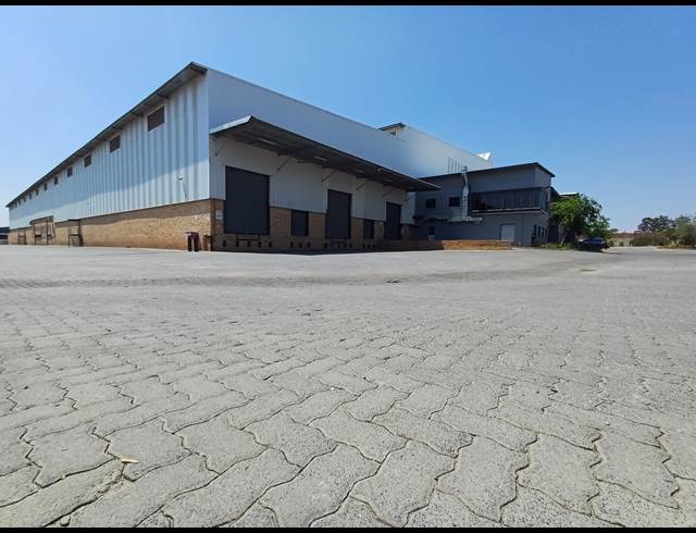 22,510M² WAREHOUSE TO LET IN COSMO CITY