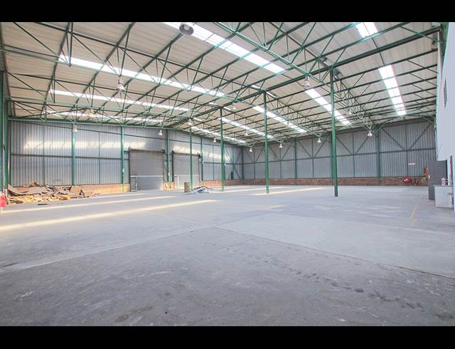 1,060M² WAREHOUSE TO LET IN RANDJESPARK