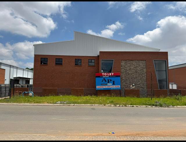 1,454M² WAREHOUSE TO LET IN ORMONDE