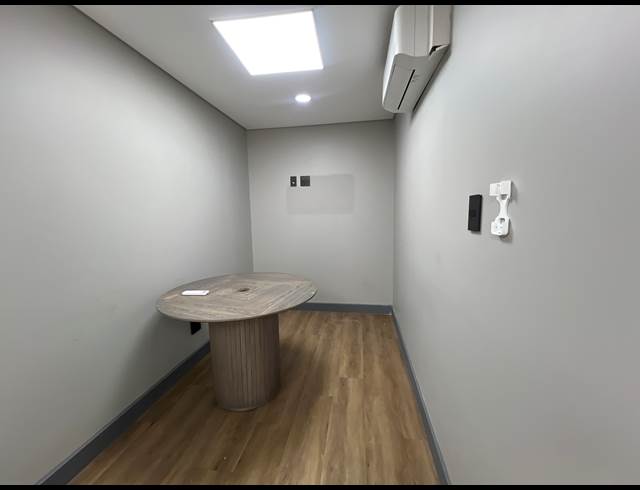 222M² OFFICE TO LET IN HYDE PARK