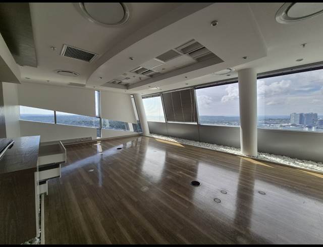 521M² OFFICE TO LET IN SANDHURST