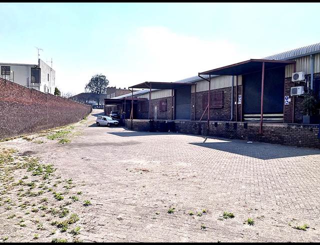 3,428M² WAREHOUSE TO LET IN EASTGATE
