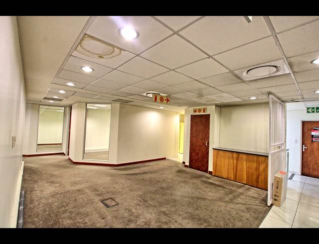 3,621M² WAREHOUSE TO LET IN ROODEPOORT