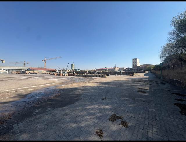 22,489M² INDUSTRIAL YARD TO LET IN CHAMDOR