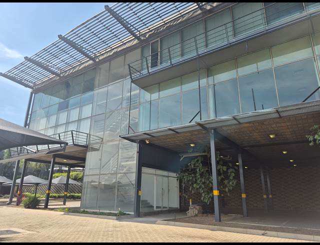 4,665M² WAREHOUSE TO LET IN LINBRO PARK