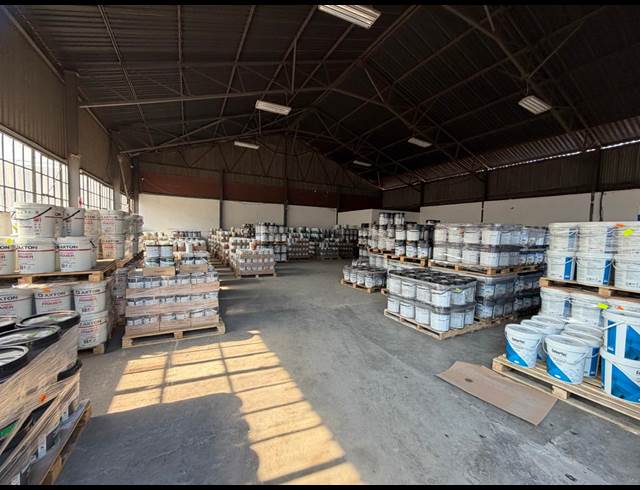 300M² WAREHOUSE TO LET IN INDUSTRIA WEST