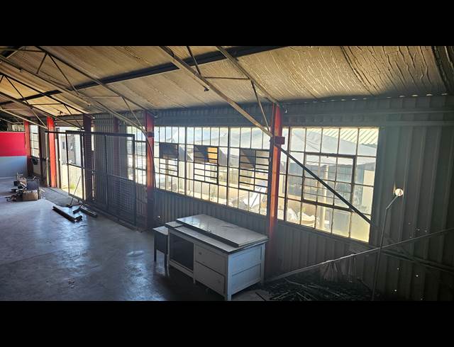 Factory property to rent in FACTORIA