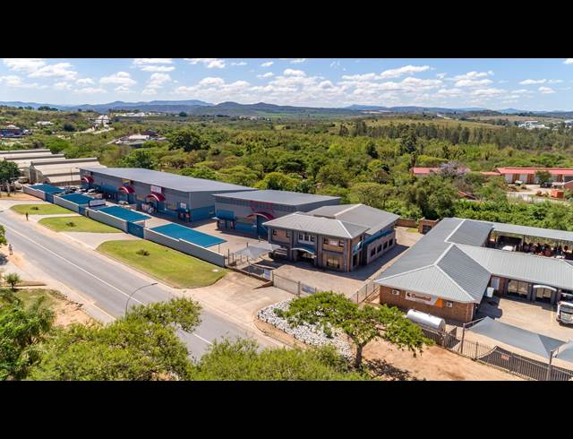 708M² WAREHOUSE RENTED IN WEST ACRES