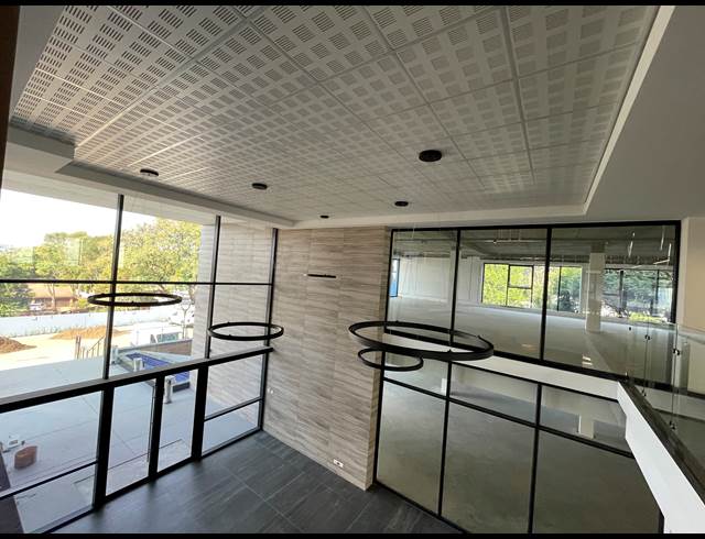 2,173M² OFFICE TO LET IN BRYANSTON