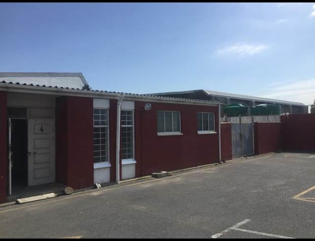 269M² WAREHOUSE TO LET IN RETREAT