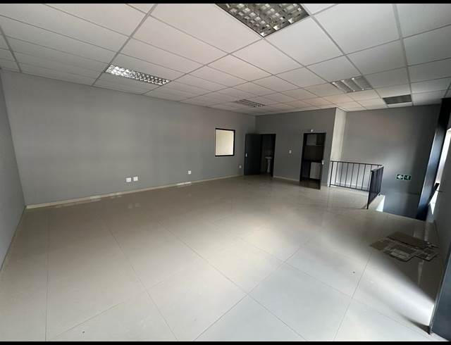 677M² WAREHOUSE TO LET IN COSMO BUSINESS PARK