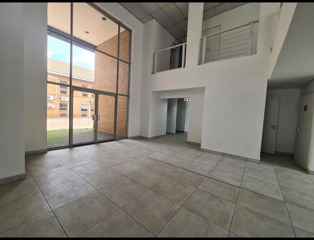 3,356M² OFFICE TO LET IN VORNA VALLEY