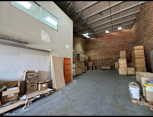 336.70M² WAREHOUSE TO LET IN MEADOWDALE
