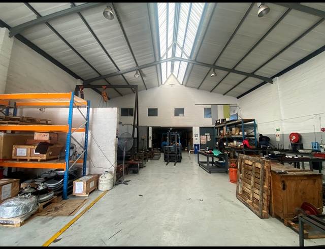 654M² WAREHOUSE TO LET IN MARCONI BEAM INDUSTRIA